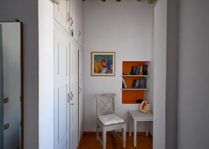 Jolandas Castle House *