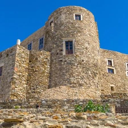 Jolandas Castle House Апартаменты Naxos City