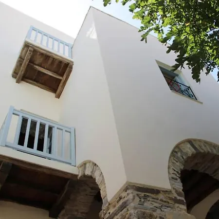 Jolandas Castle House Апартаменты Naxos City