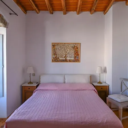 Jolandas Castle House Апартаменты